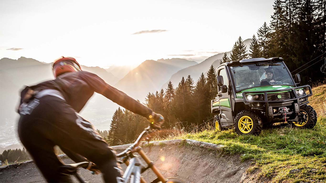 JOHN DEERE GATOR™ – CONSTRUÍDOS PARA O SEU DIA A DIA