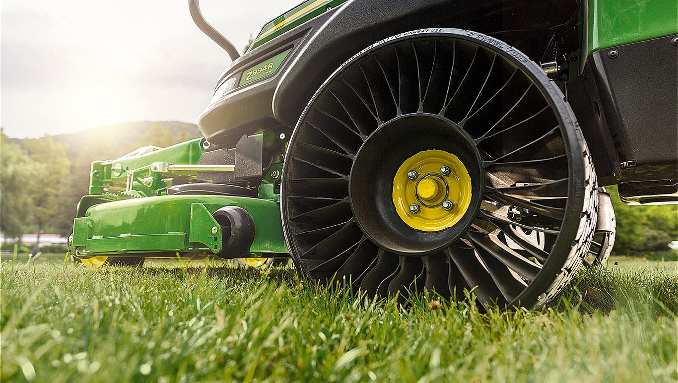 MICHELIN X TWEEL TURF O PNEU RADIAL SEM AR