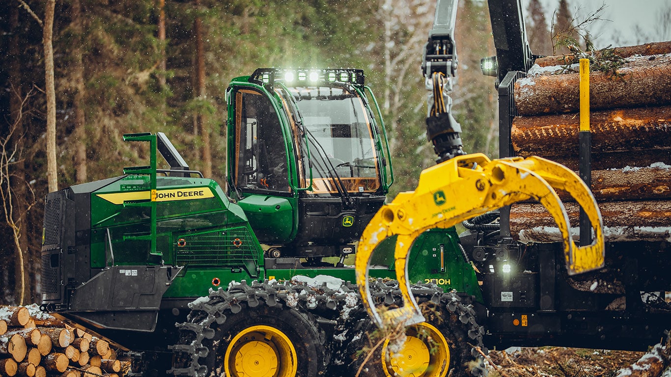 Forwarder 2510H na floresta