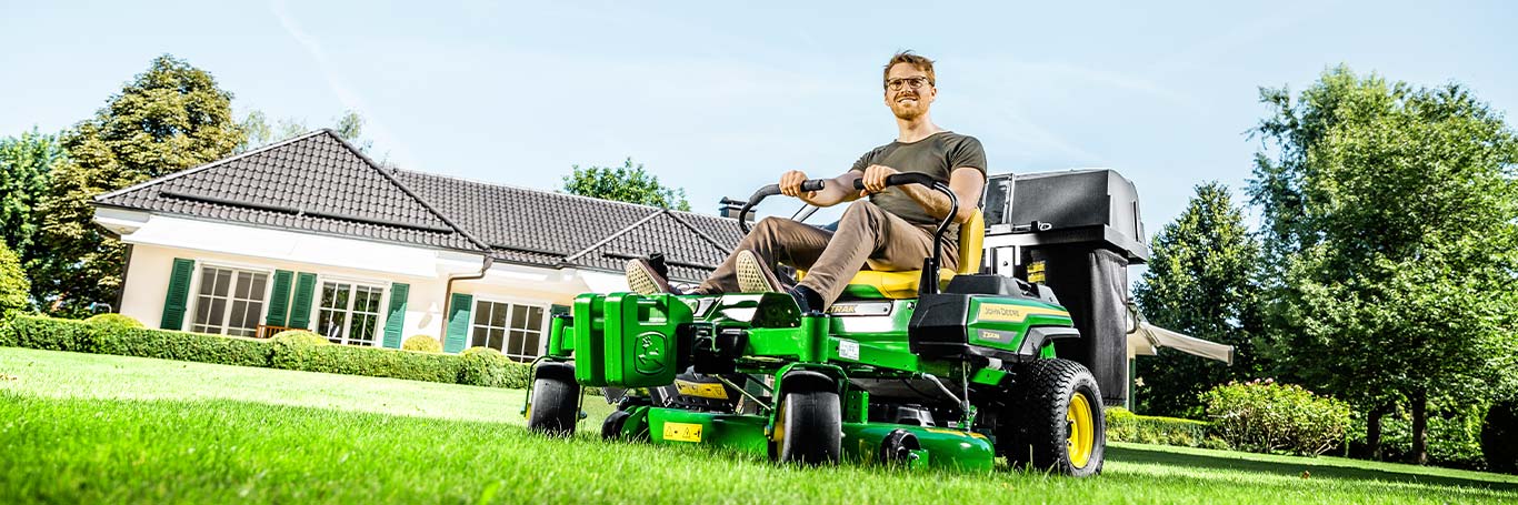 Cortadores de relva comerciais ZTrak Z345R com raio de viragem zero para utilização em campos