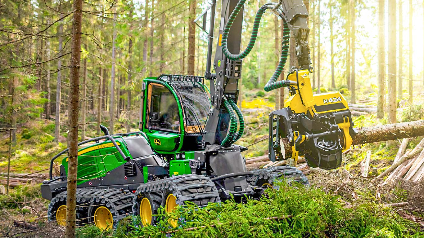 Abate e corte de uma árvore com o John Deere 1170G/H424